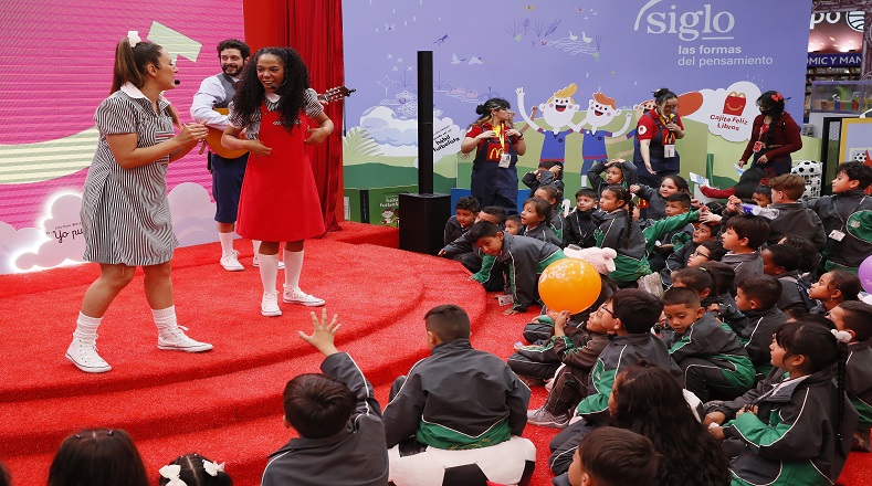 En la Feria también se han desarrollado actividades que involucran no solo a los lectores más fieles, sino también a los niños.